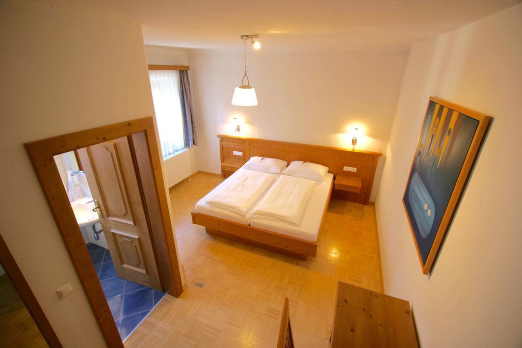 Spiele- Und Buchhotel Tschitscher Nikolsdorf Zewnętrze zdjęcie