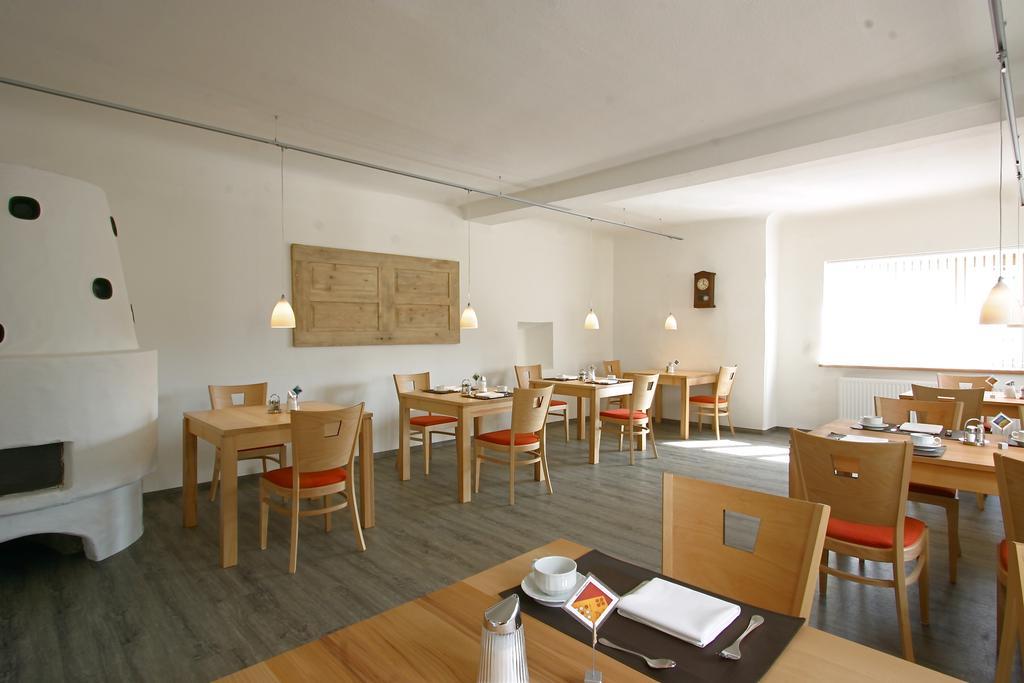 Spiele- Und Buchhotel Tschitscher Nikolsdorf Zewnętrze zdjęcie